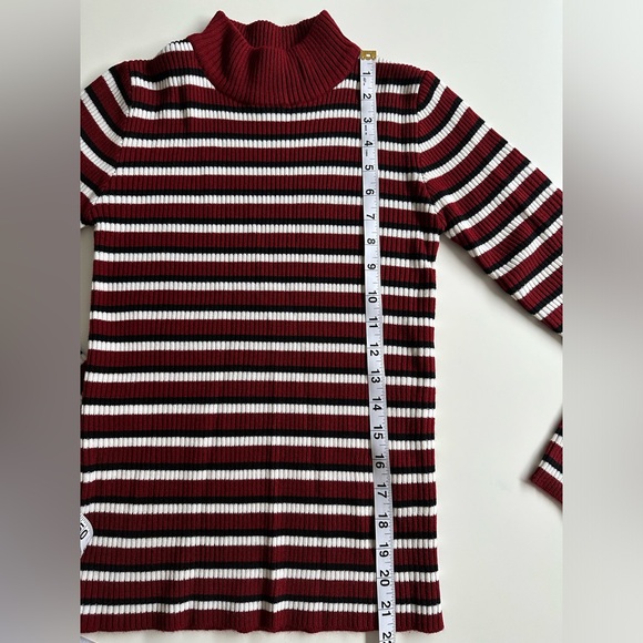 Sweater - Picture 5 of 7